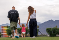 Fãs reagem às fotos românticas de Justin Bieber: "Quer aumentar a família"