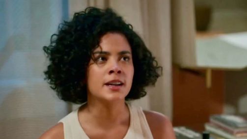 Maria de Fátima descobre casamento de Odete e César