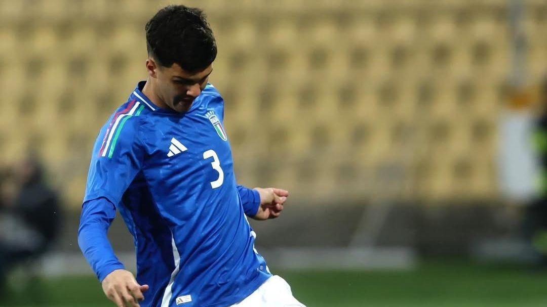 Fellipe Jack, zagueiro da equipe sub-20 da Itália
