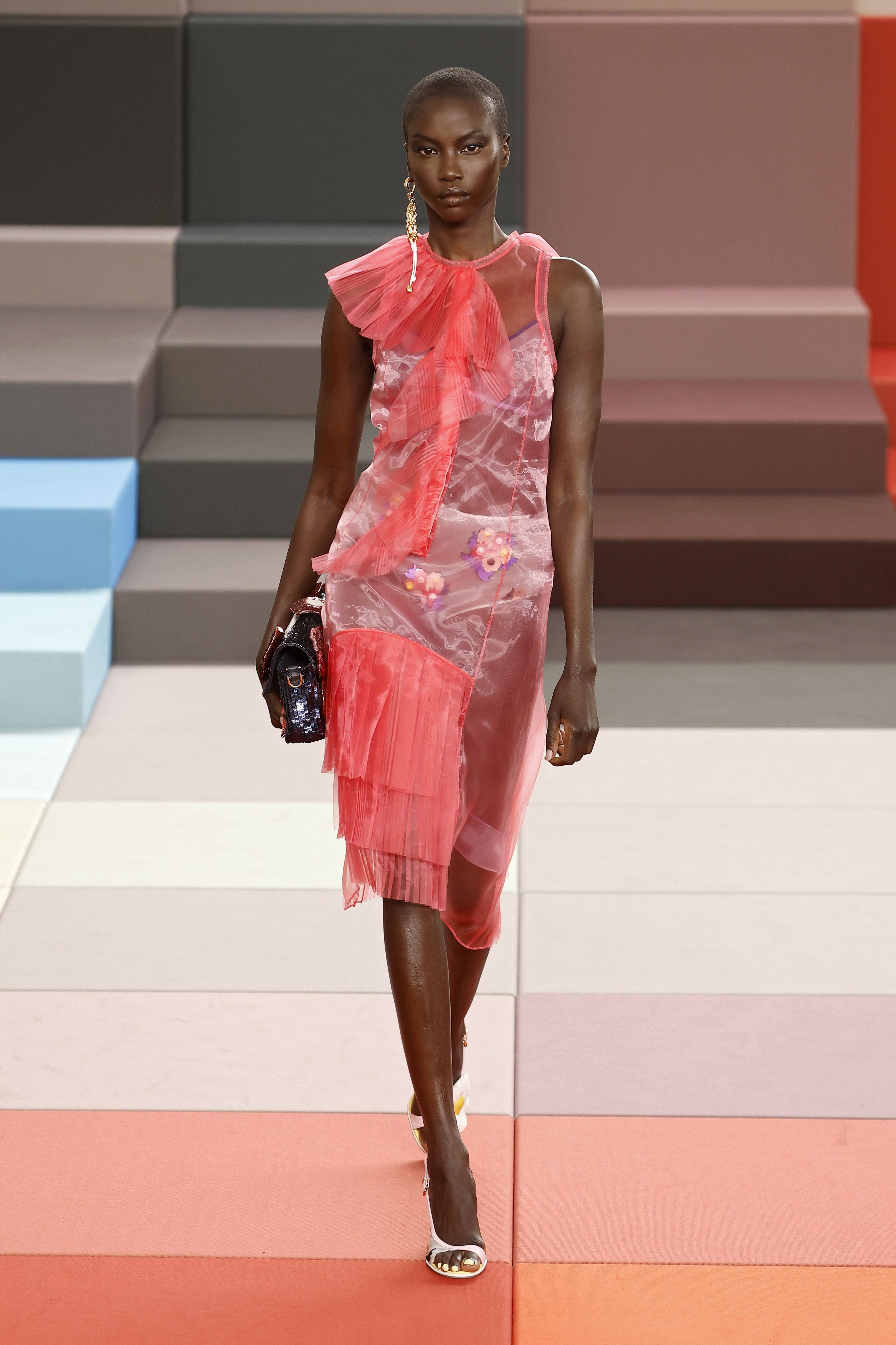 Desfile da Fendi na Semana de Moda de Milão • Estrop/Getty Images