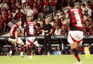 Conmebol aplica sanções ao Flamengo após jogo contra o Estudiantes