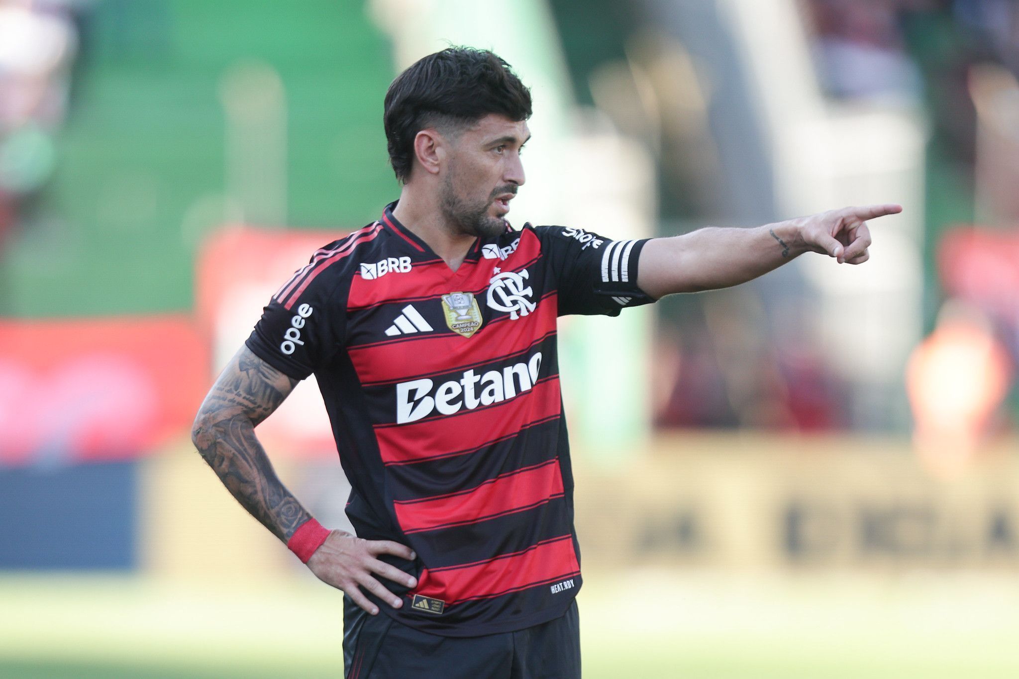 Filipe Luís abre o jogo sobre permanência no Flamengo após