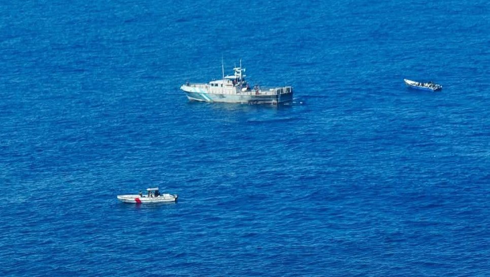 Barcos das Forças Navais e Guarda Costeira de honduras no Golfo de Fonseca