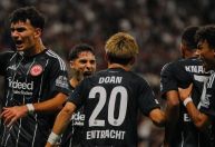 De virada, Frankfurt goleia Galatasaray na estreia da Champions