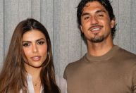 Nova namorada de Gabriel Medina usa bolsa de R$ 45 mil em evento