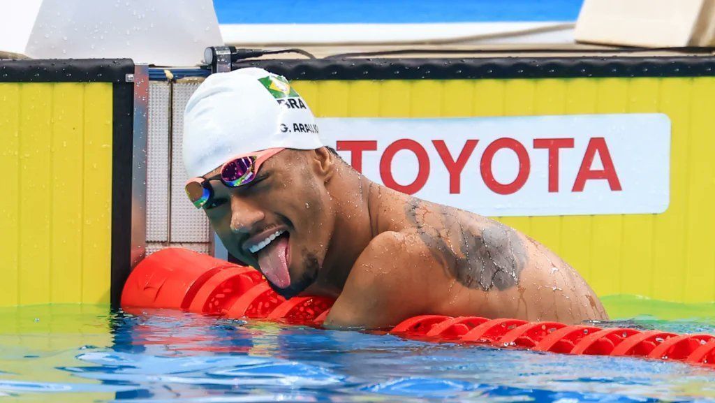 Gabriel Araújo conquista tricampeonato em Mundiais