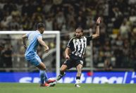 Titular do Atlético deixa campo aos prantos em decisão da "Sula" e preocupa