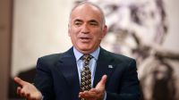 À CNN, Garry Kasparov abre o jogo sobre xadrez, política, IA e até futebol