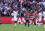 São Paulo sofre com altitude, perde para LDU e se complica na Libertadores