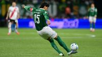 Titular sofre lesão, e Palmeiras tem expulsão no banco contra River Plate