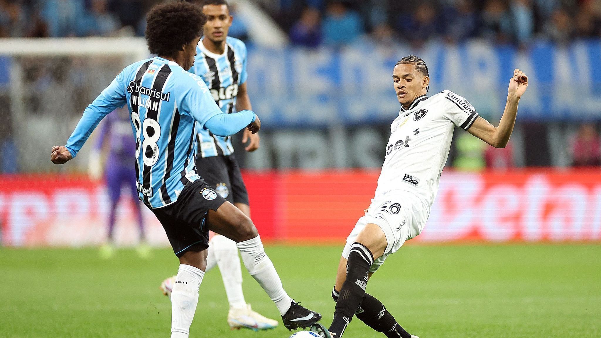 Duelo entre Grêmio e Botafogo, pelo Brasileirão