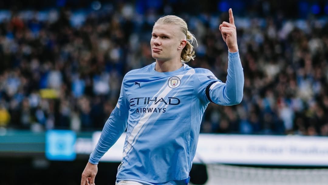 Erling Haaland comemora gol pelo Manchester City