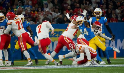 Harrison Butker, kicker do Kansas City Chiefs, em ação