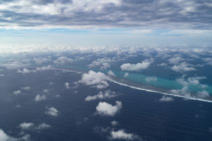 Foto aérea do Scarborough Shoal no Mar da China Meridional durante um voo de reconhecimento em 18 de fevereiro de 2025