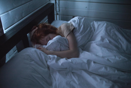Sonhar intensamente pode ser a chave para uma boa noite de sono, diz estudo