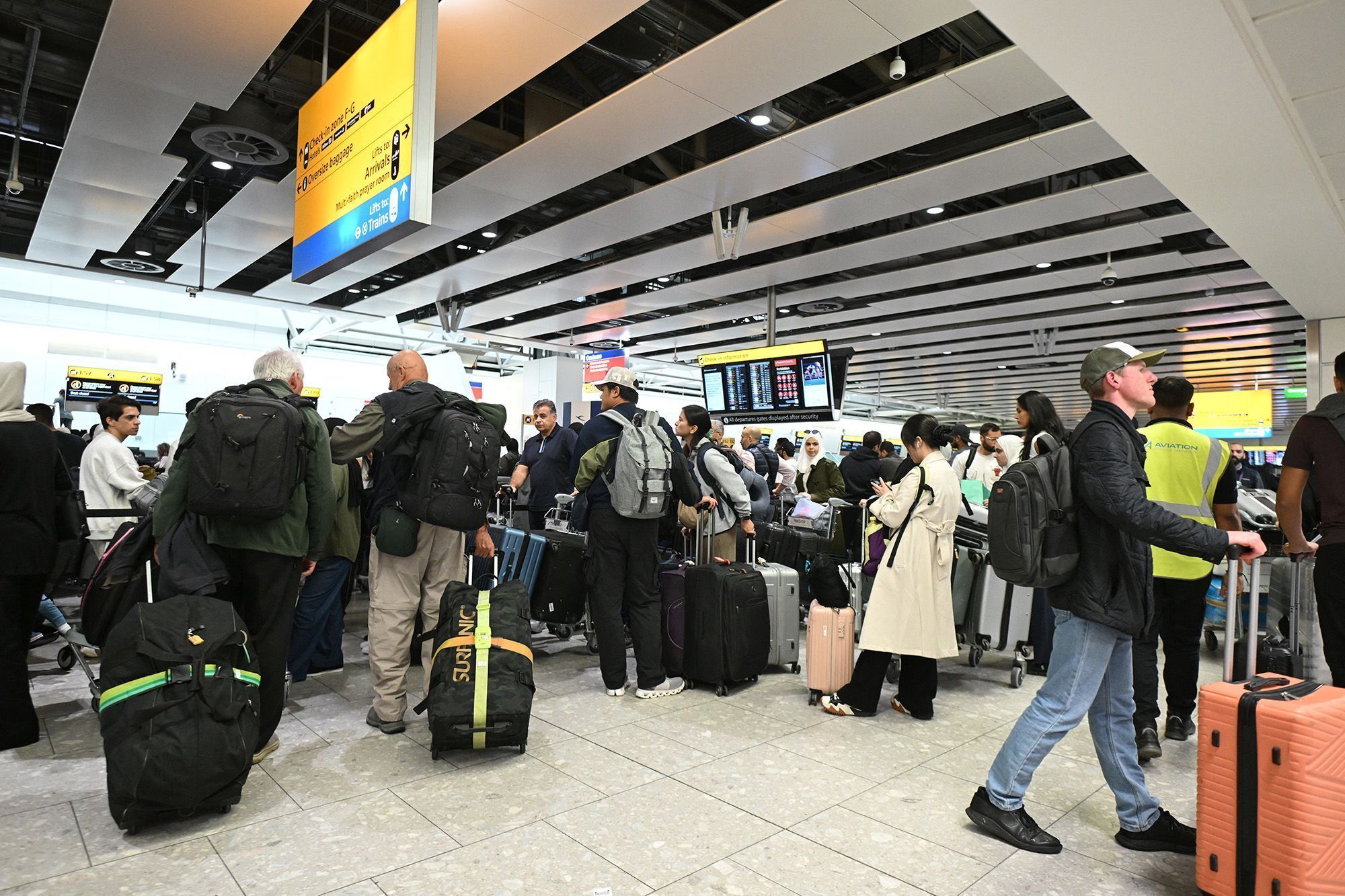 homem-e-preso em conexao-com-ataque-cibernetico-que-interrompeu-aeroportos-europeus