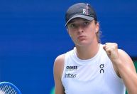 Swiatek atropela Alexandrova e volta às quartas do US Open