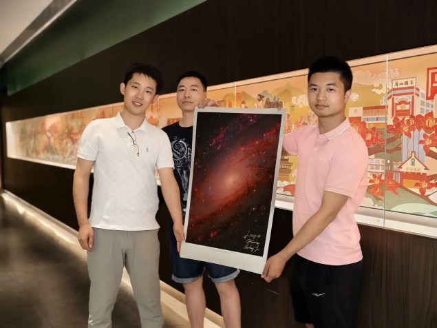 Weitang Liang, Qi Yang e Chuhong Yu foram os fotógrafos responsáveis por registrar "O Núcleo de Andrômeda", imagem vencedora do concurso • ZWO Astronomy Photographer of the Year