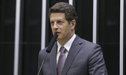 Ricardo Salles vira réu no STF por ação envolvendo contrabando florestal