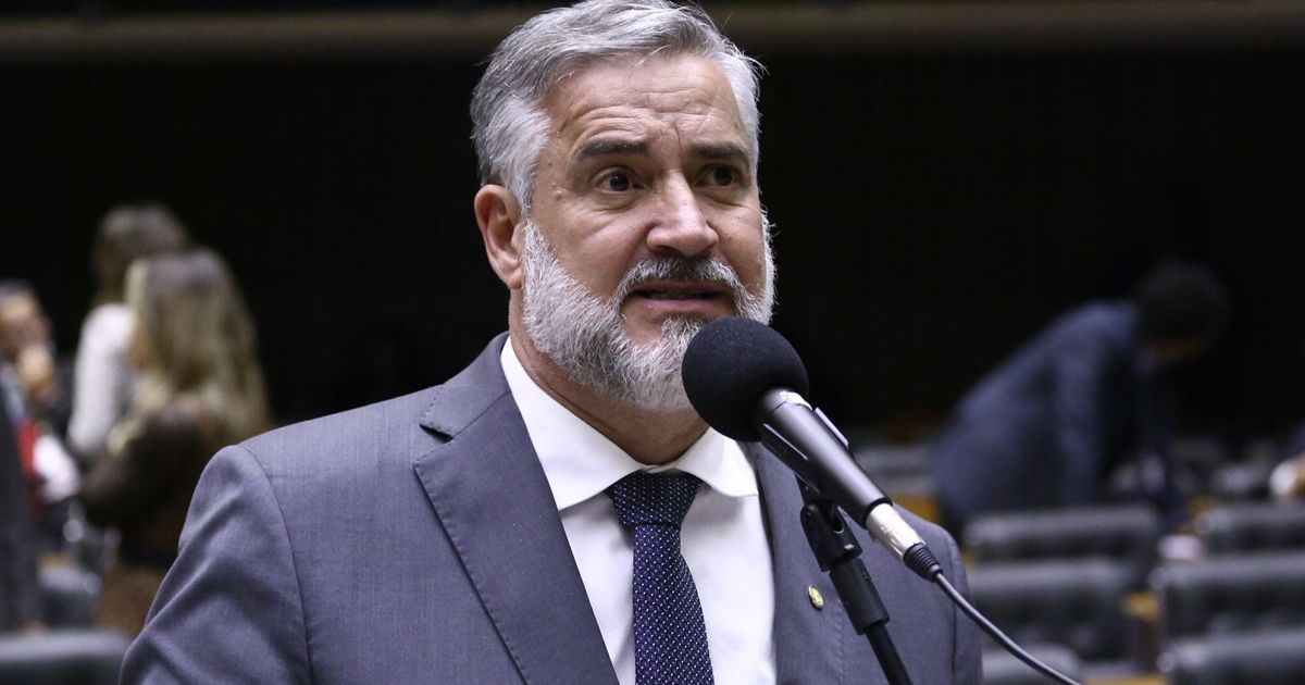 Análise: Paulo Pimenta evita novos “cochilos” do governo na CPMI do INSS