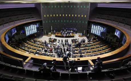 Plenário da Câmara dos Deputados no dia de votação da PEC da Blindagem