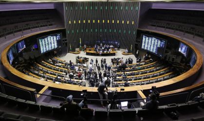 PEC da Blindagem tem 83% de menções negativas nas redes, aponta Quaest