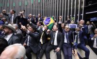 Na contramão de relator, bolsonarismo insistirá em anistia ampla