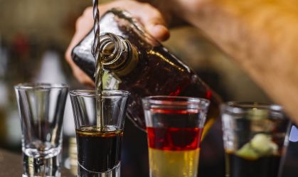 Bebidas adulteradas em SP: como o metanol afeta o cérebro e a visão?