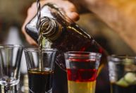 Dois homens morrem depois de consumirem bebidas alcoólicas em Cajamar (SP)