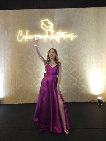 Isabella Albuquerque durante sua festa de formatura, em 2025 | Foto: Arquivo Pessoal