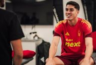 Vendido pelo Botafogo por R$ 76 milhões, Jair está sem espaço no Forest