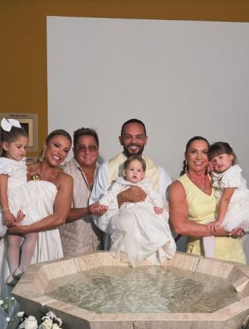 Avós de José Leonardo compareceram no batizado do menino • Instagram/Virginia Fonseca