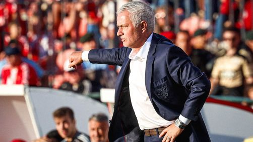 José Mourinho estreou pelo Benfica com goleada sobre o AVS no Campeonato Português