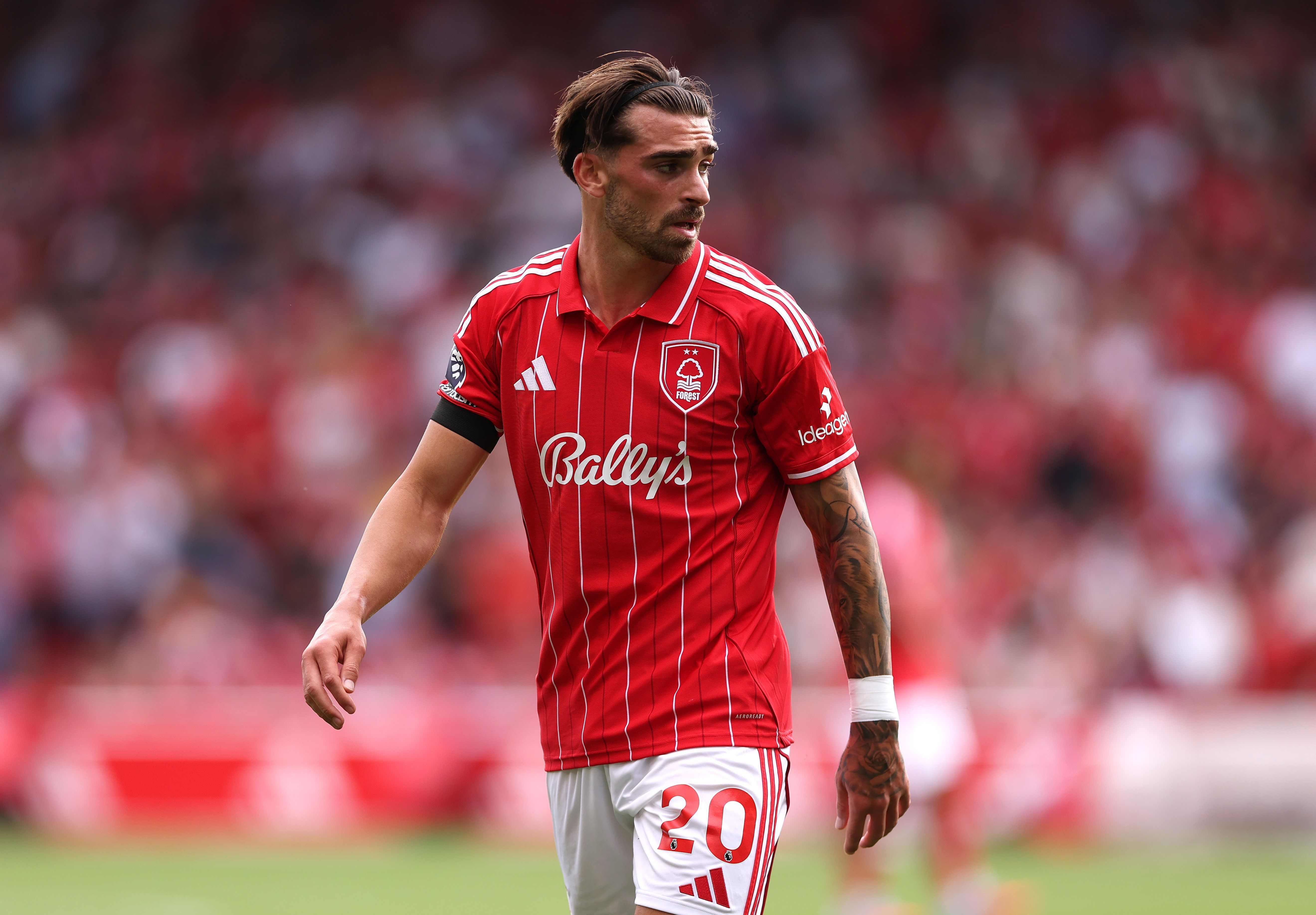Jota Silva em ação pelo Nottingham Forest