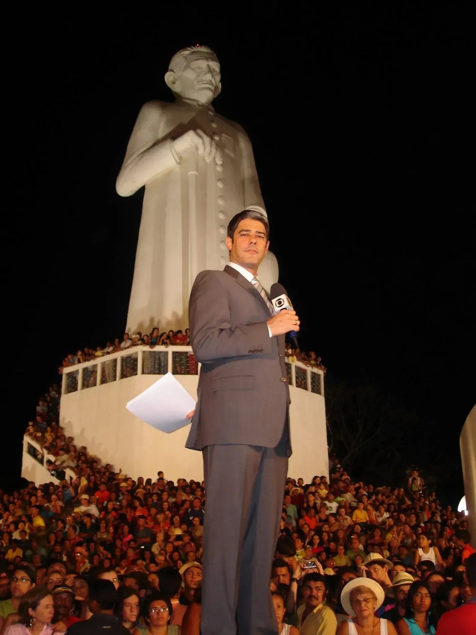 William Bonner em Juazeiro do Norte durante Caravana JN, em 2006 • Acervo/TV Globo