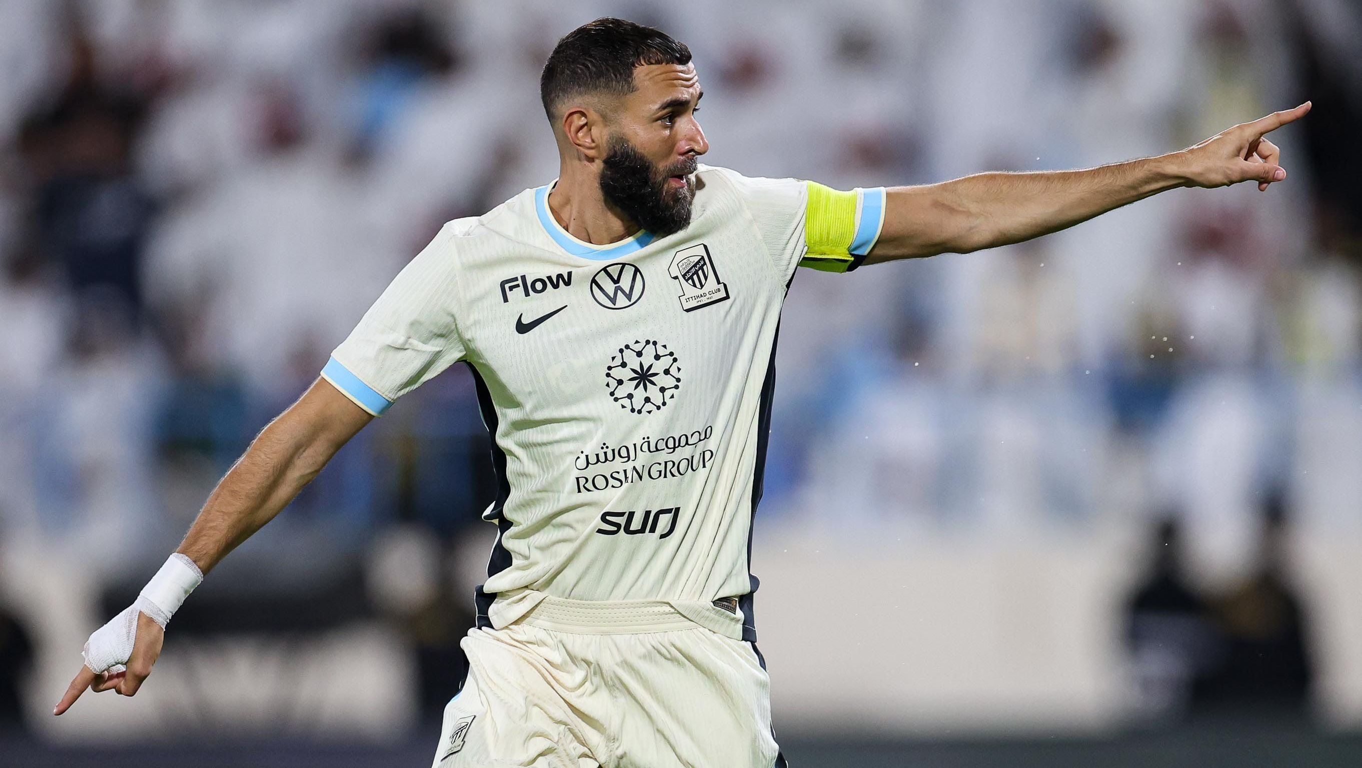 Karim Benzema comemorando um gol pelo Al-Ittihad