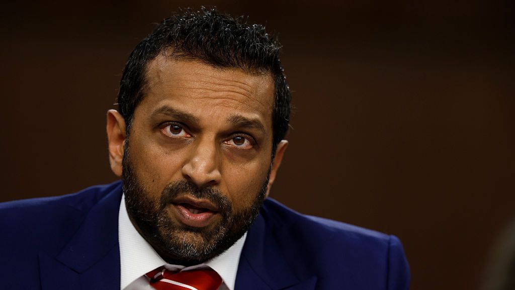 Kash Patel, diretor do FBI, faz declaração durante depoimento perante o Comitê Judiciário do Senado no Edifício Hart do Senado, no Capitólio, em 16 de setembro de 2025