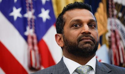 Casa Branca nega que Trump esteja avaliando demitir diretor do FBI