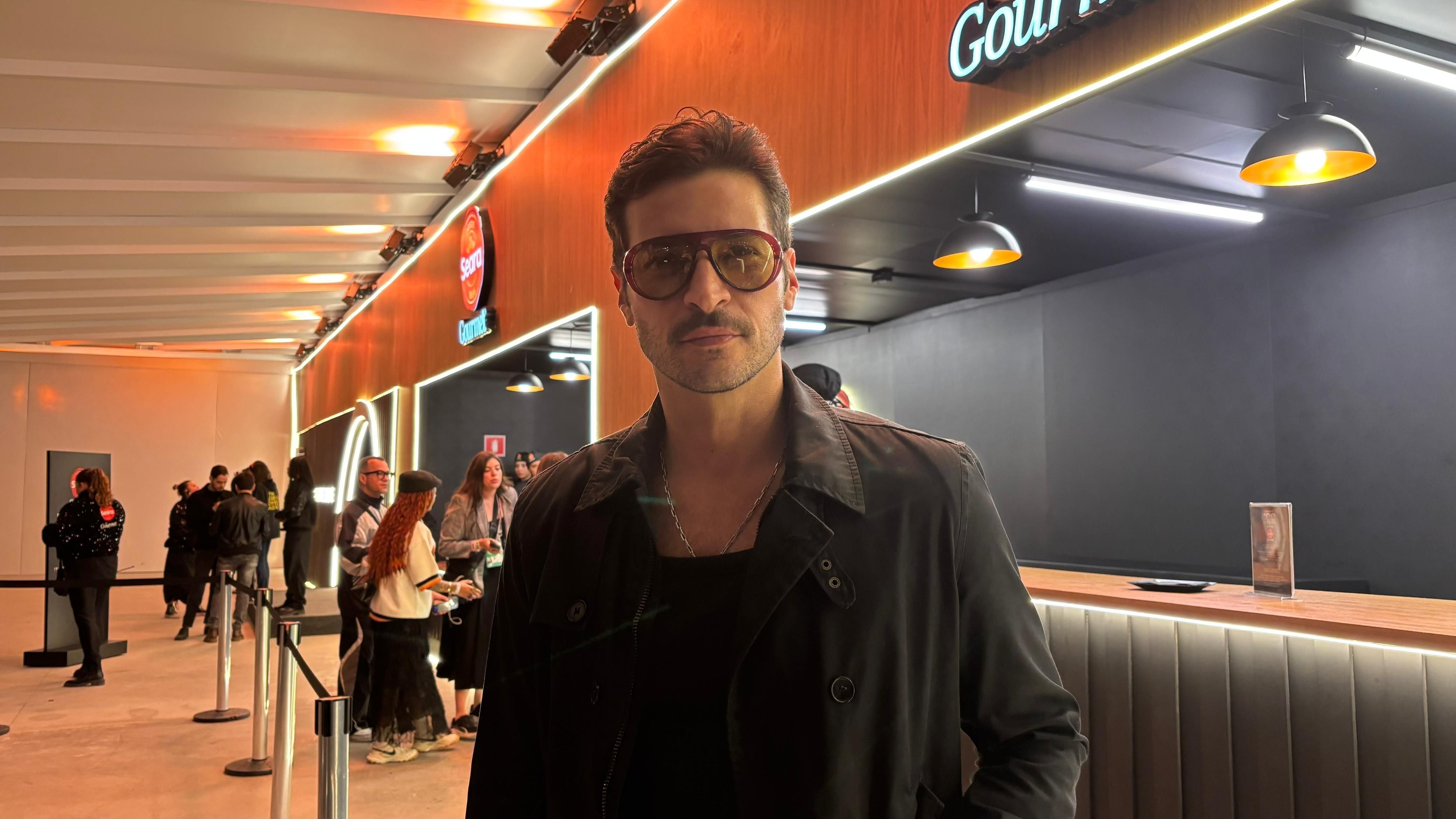 Leandro Lima diz que coordenadora de intimidade chegou tarde em “Vale Tudo”