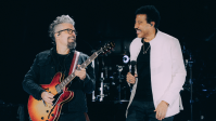 Show de Lionel Richie no The Town terá guitarrista brasileiro; conheça