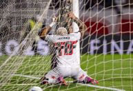 Luciano justifica erro e reage às vaias em eliminação do São Paulo