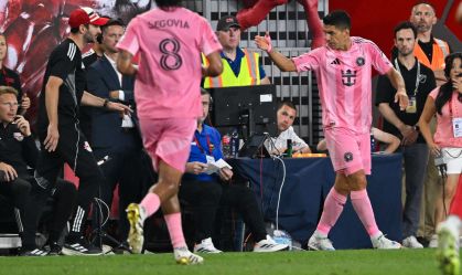 Luis Suárez é punido mais uma vez por cusparada em adversário