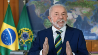 Em pronunciamento, Lula critica "traidores da pátria" por "ataques" ao país