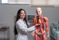 Governo cria bolsa de R$ 700 para estudantes de medicina de baixa renda