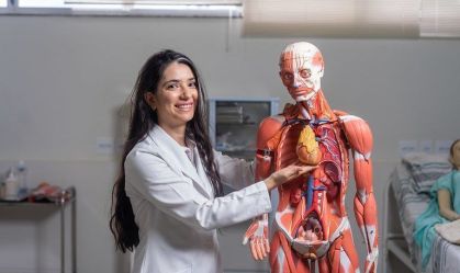 Governo cria bolsa de R$ 700 para estudantes de medicina de baixa renda