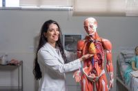 Governo cria bolsa de R$ 700 para estudantes de medicina de baixa renda