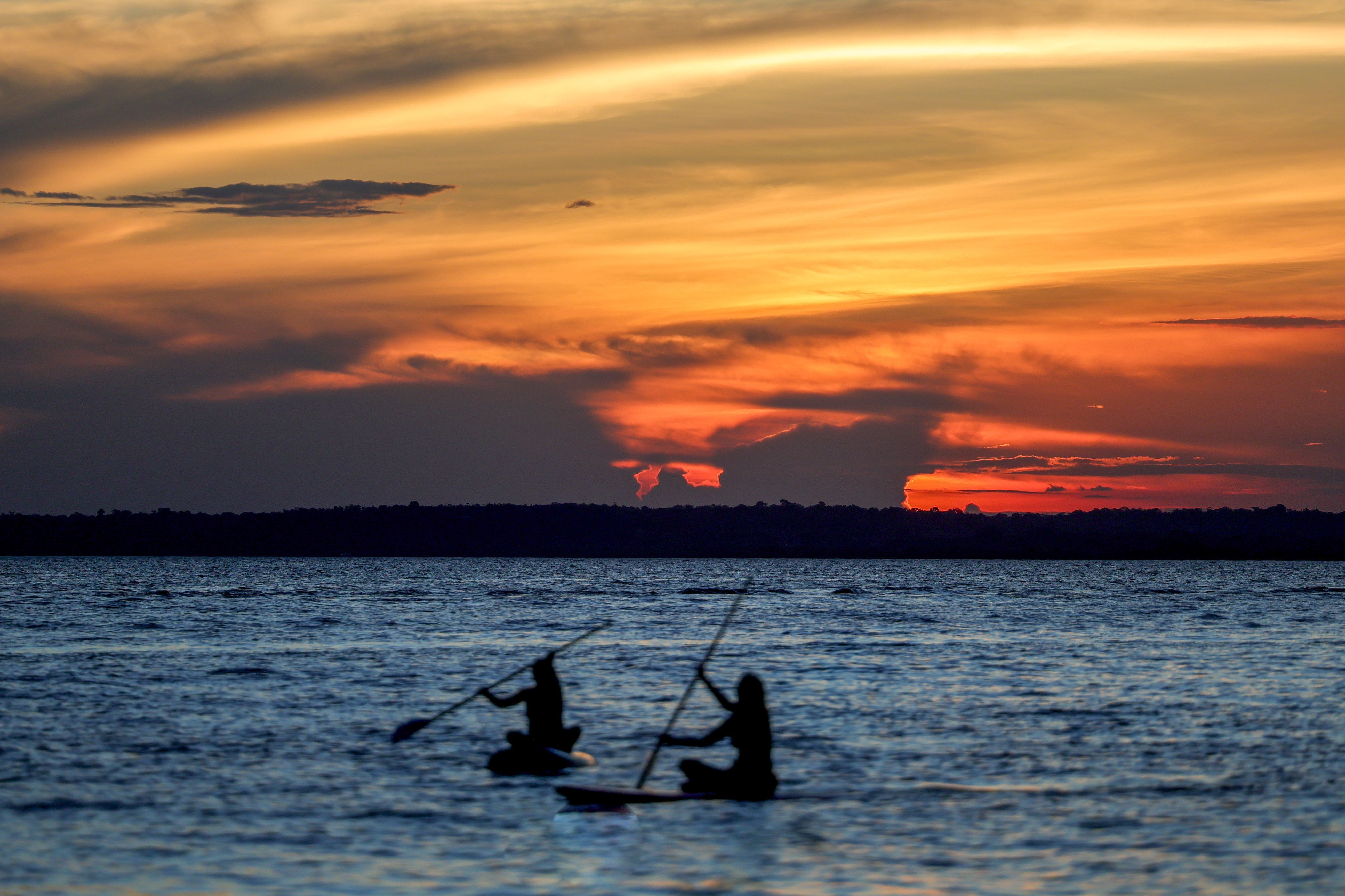 Manaus, AM 06/07/2024 Cenas da Amazônia. Por do sol no Rio Negro  Foto: Fabio Rodrigues-Pozzebom