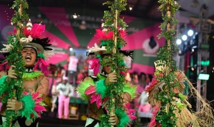 Reação da comunidade da Mangueira à escolha do samba de 2026 viraliza; veja