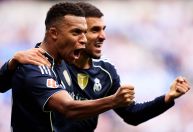 Real Madrid supera expulsão e vence Real Sociedad no brilho de Mbappé