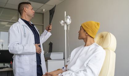 médico-e-paciente-quimiterapia